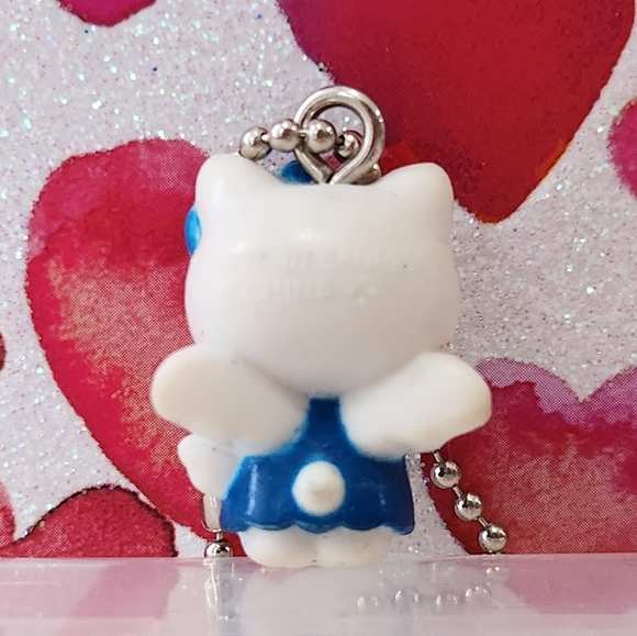 Mini Hello Kitty Angel Keychain - Picture 2 of 4